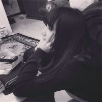 黑白女生个性微信头像  那种不可言喻的伤悲