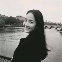 黑白女生个性微信头像  那种不可言喻的伤悲