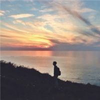 微信头像男生背影帅气全身  爱旅游的男生背影微信头像