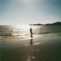 微信头像男生背影帅气全身  爱旅游的男生背影微信头像