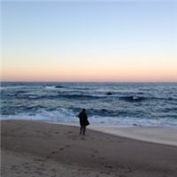 微信头像男生背影帅气全身  爱旅游的男生背影微信头像