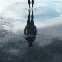 微信头像男生背影帅气全身  爱旅游的男生背影微信头像