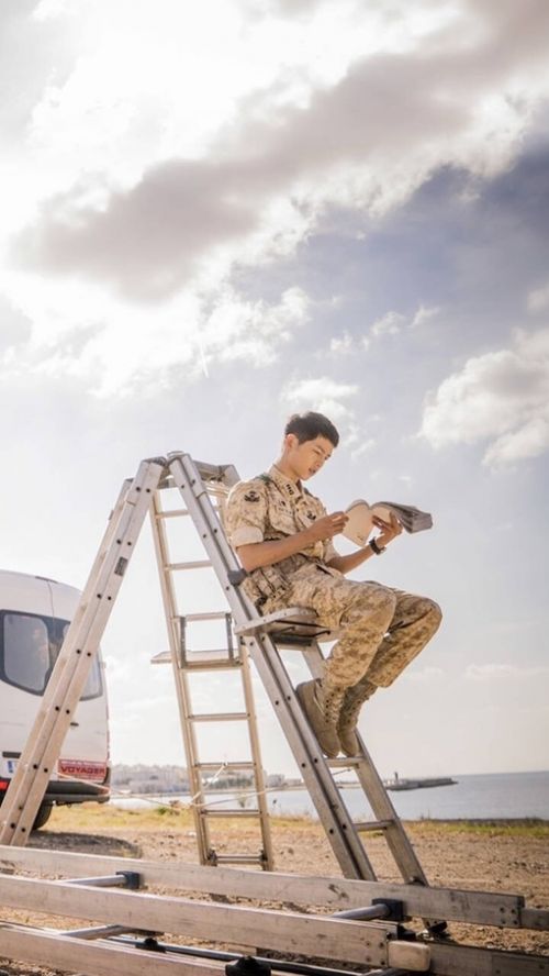 太阳的后裔宋仲基高清微信图片