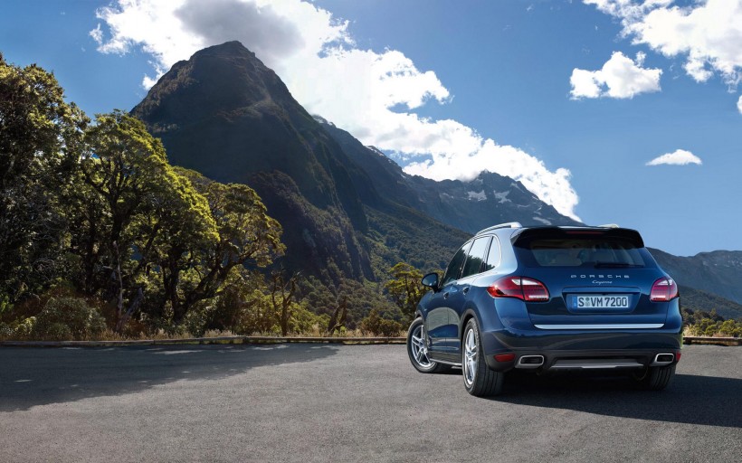 保时捷卡宴汽车微信高清图片  驰的“辣椒”