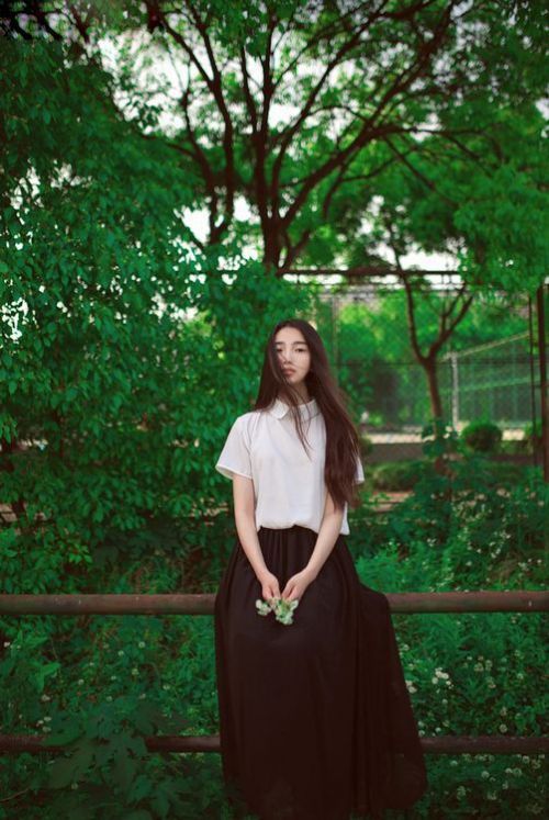 2016好看的气质美女微信图片 少了笑容多了凉薄