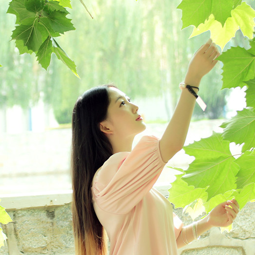 同一风格的清新美女微信图片 想去没有你的地方流浪