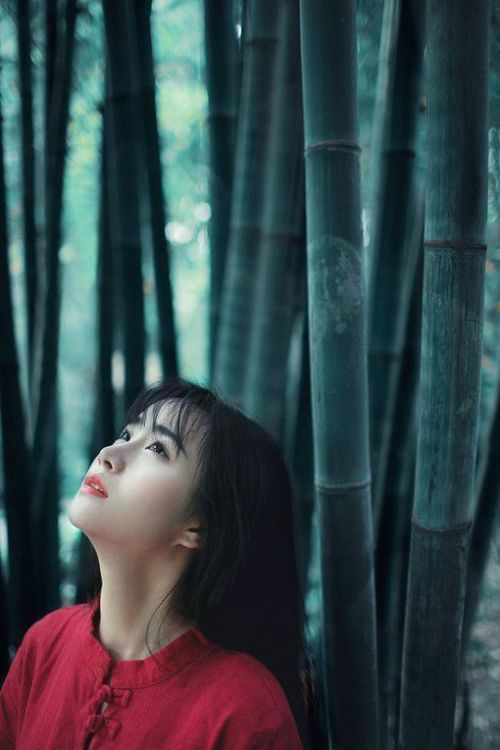 2016好看的气质美女微信图片 少了笑容多了凉薄