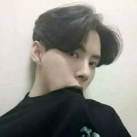 微信酷酷白衣男头像