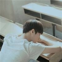 微信忧郁系帅气的男生头像生活照 给生命一个微笑去面对人生