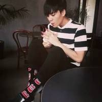 微信忧郁系帅气的男生头像生活照 给生命一个微笑去面对人生