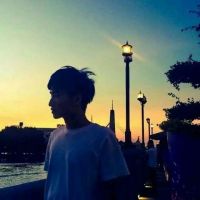 微信忧郁系帅气的男生头像生活照 给生命一个微笑去面对人生