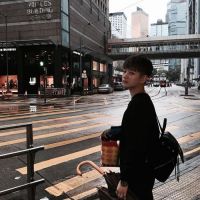 微信忧郁系帅气的男生头像生活照 给生命一个微笑去面对人生