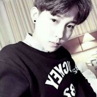 微信忧郁系帅气的男生头像生活照 给生命一个微笑去面对人生