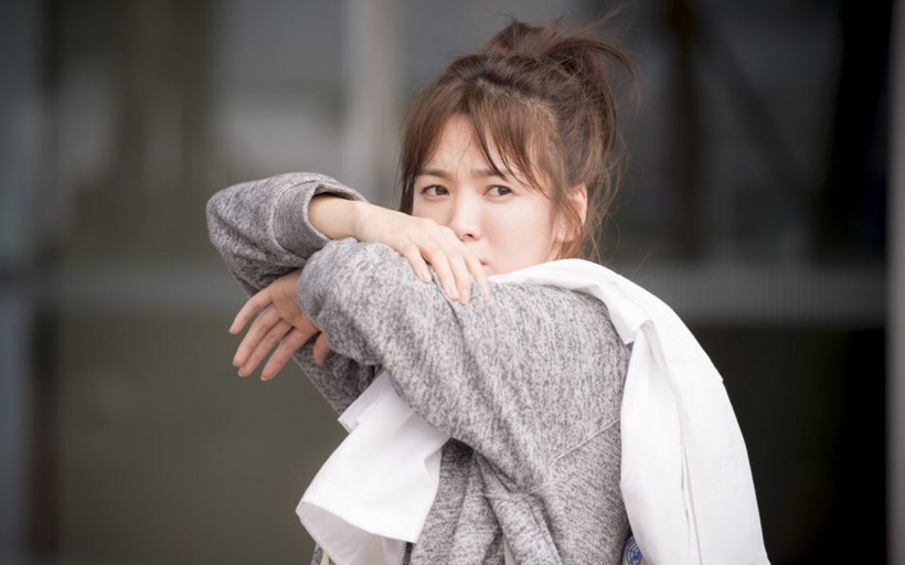 韩剧《太阳的后裔》剧照微信图片  一见钟情