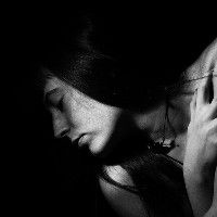 微信欧美范黑白恐怖头像女生 诡异风格的女生头像