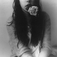 微信欧美范黑白恐怖头像女生 诡异风格的女生头像