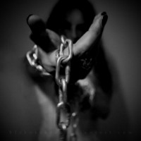 微信欧美范黑白恐怖头像女生 诡异风格的女生头像