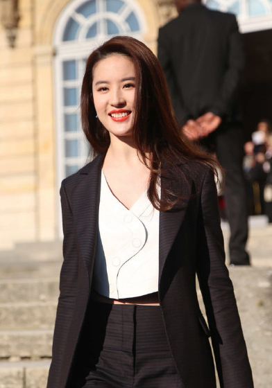 刘亦菲最性感的微信图片 你看过性感版的刘亦菲吗