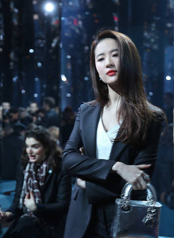 刘亦菲最性感的微信图片 你看过性感版的刘亦菲吗