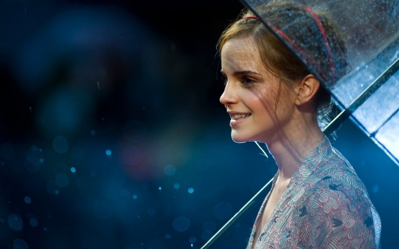 唯美的雨中美女微信图片 雨中漫步