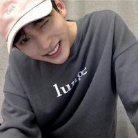 微信男生耍帅风格的头像 拦住成长的不是幼稚