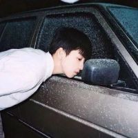 微信情侣头像 念他成瘾