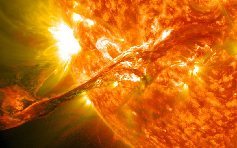 金灿灿的太阳微信图片 太阳系