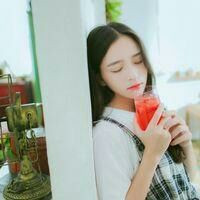 微信小清新的萌妹子系列头像 我带着曾经你给的爱学会了期待