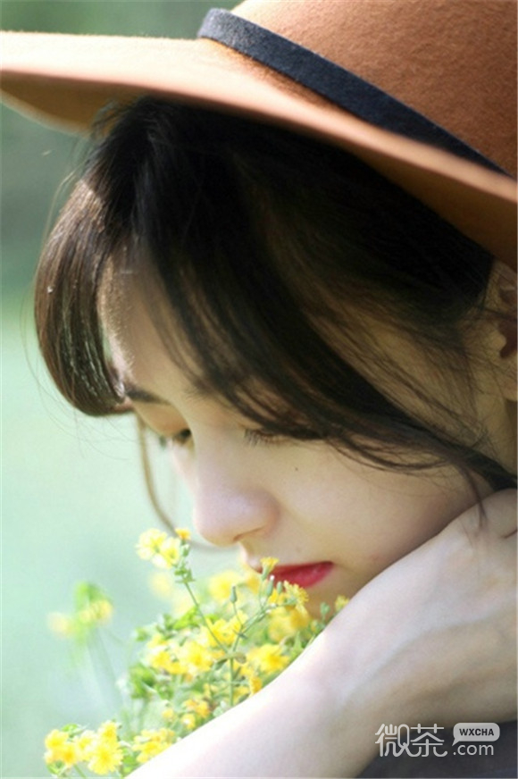 校园清纯美女微信图片 依偎着你心跳声如此频繁