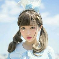 微信小清新的萌妹子系列头像 我带着曾经你给的爱学会了期待