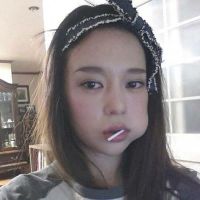 微信女生头像我疯疯癫癫有人爱