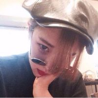 微信女生头像我疯疯癫癫有人爱