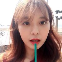 微信女生头像我疯疯癫癫有人爱