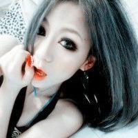 微信性感妩媚女生头像 魅力盖不住的