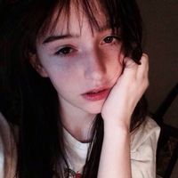 微信充满自信的欧美女生自拍头像 一个人还是在等