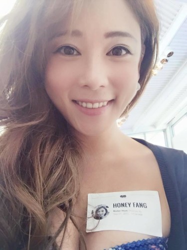 最胸LOL女主播 号称全台服胸型最好