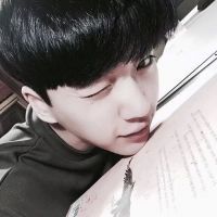 微信帅锅头像没人把你当真何必入戏太深