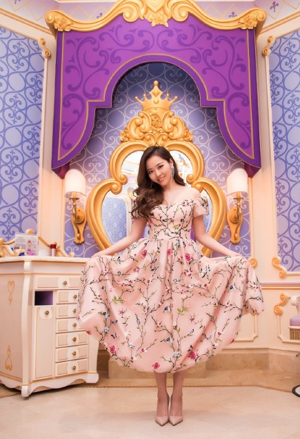 盘点各大明星游览上海迪士尼微信图片 迪士尼今日开园