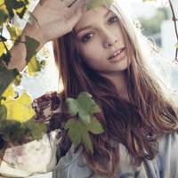 欧美时尚女郎疼的不知道该怎么安慰你微信头像 疼的不能自制