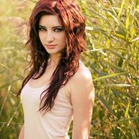 欧美时尚女郎疼的不知道该怎么安慰你微信头像 疼的不能自制