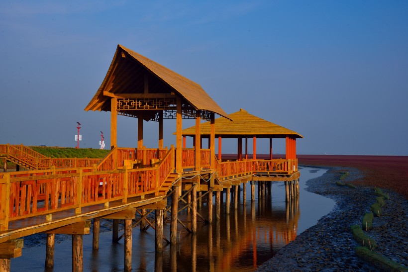 辽宁盘锦红海滩国家风景微信图片 世界红色海岸线