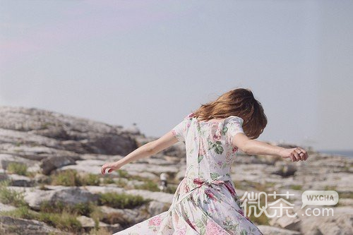 女生长发唯美微信图片 用今天的努力让明天没有遗憾
