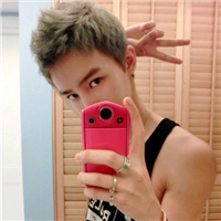 可爱微笑男生微信头像 爱笑的我