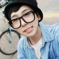 可爱微笑男生微信头像 爱笑的我