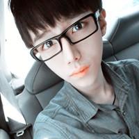 可爱微笑男生微信头像 爱笑的我