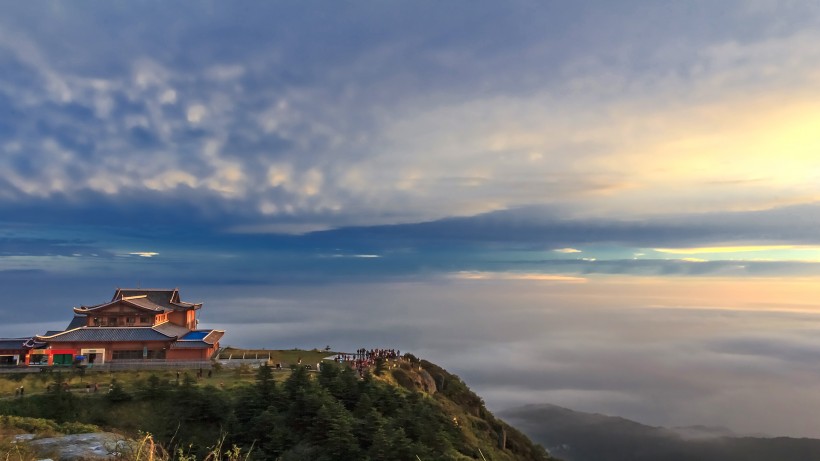 唯美山顶的云海日出微信图片 晨曦