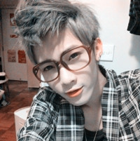 可爱微笑男生微信头像 爱笑的我