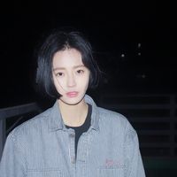 微信女生头像我也想深夜买醉，说爱你好累