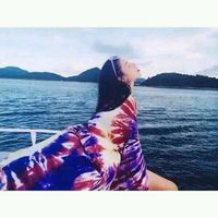 微信女生头像我也想深夜买醉，说爱你好累