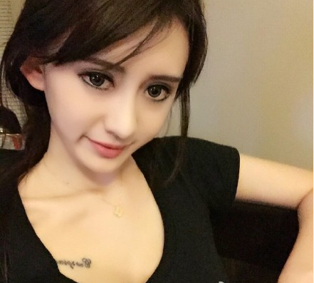 吴亦凡女友小g娜微信图片 人红是非多